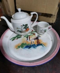 80年代松鹤茶壶、搪瓷茶盘、茶碗三件套-76