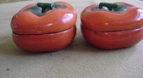 六七十年代时期红釉瓷、柿子粉盒一对-65