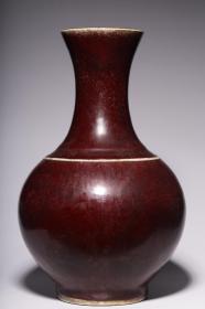 清代，“雍正年制”款红釉赏瓶 高33.5厘米，直径20.5厘米，重3364克