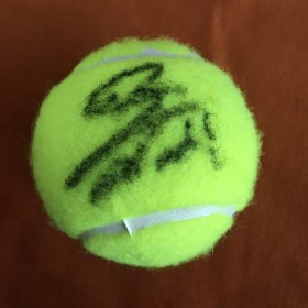 拉菲尔·纳达尔（Rafael Nadal）亲笔签名网球 体育周边纪念品收藏品 网球运动员 2023