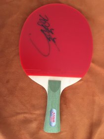 孙颖莎 亲笔签名乒乓球球拍 红星牌 体育周边纪念品收藏品 乒乓球运动员 2024