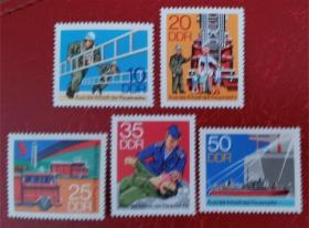 民主德国邮票1977年 消防队 预防、抢救、消防船 5全新