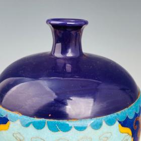 定瓷珐琅彩葡萄紫梅瓶，高29厘米，直径13厘米