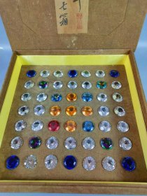 32_楠木盒装钻石，晶莹剔透光彩夺目硬度达十！
