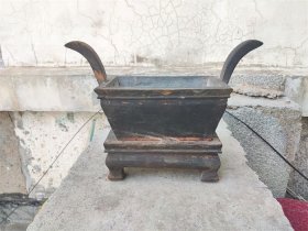 清代木雕冲天耳香炉