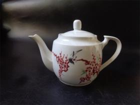 六十年代喜上眉梢纹粉彩茶壶