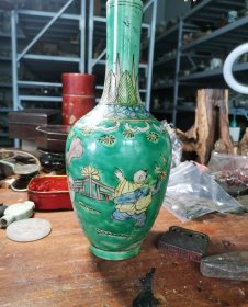 绿釉粉彩人物花瓶-25