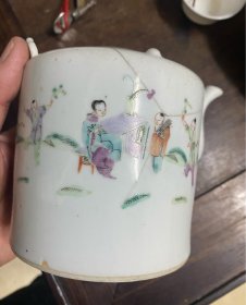 清代同治年间粉彩麒麟送子图茶壶，品相如图，有线-74