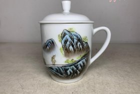 1986年订制高白釉粉彩山水茶杯-99