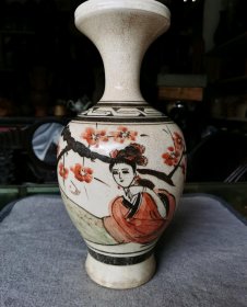 早期老磁州窑手绘人物赏瓶，规整精致，绘画精美，釉水滢润，细小开片纹漂亮-86