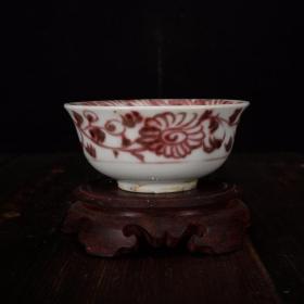 釉里红花卉杯
规格 8*4cm