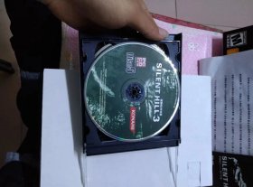 游戏光盘寂静岭3中文版（6CD+用户手册+自印全攻略）+寂静岭4密室惊魂（4CD+1手册）