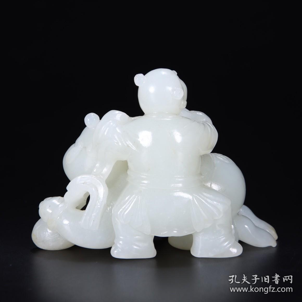 旧藏：新疆和田玉雕“多子多福”把件。
规格：
