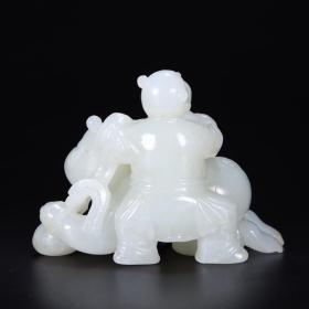 旧藏:新疆和田玉雕“多子多福”把件。
规格: