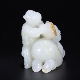 旧藏:新疆和田玉雕“多子多福”把件。
规格: