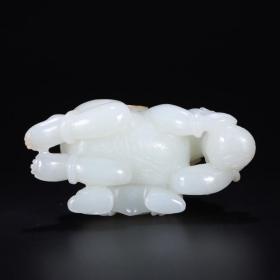 旧藏:新疆和田玉雕“多子多福”把件。
规格: