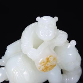 旧藏:新疆和田玉雕“多子多福”把件。
规格: