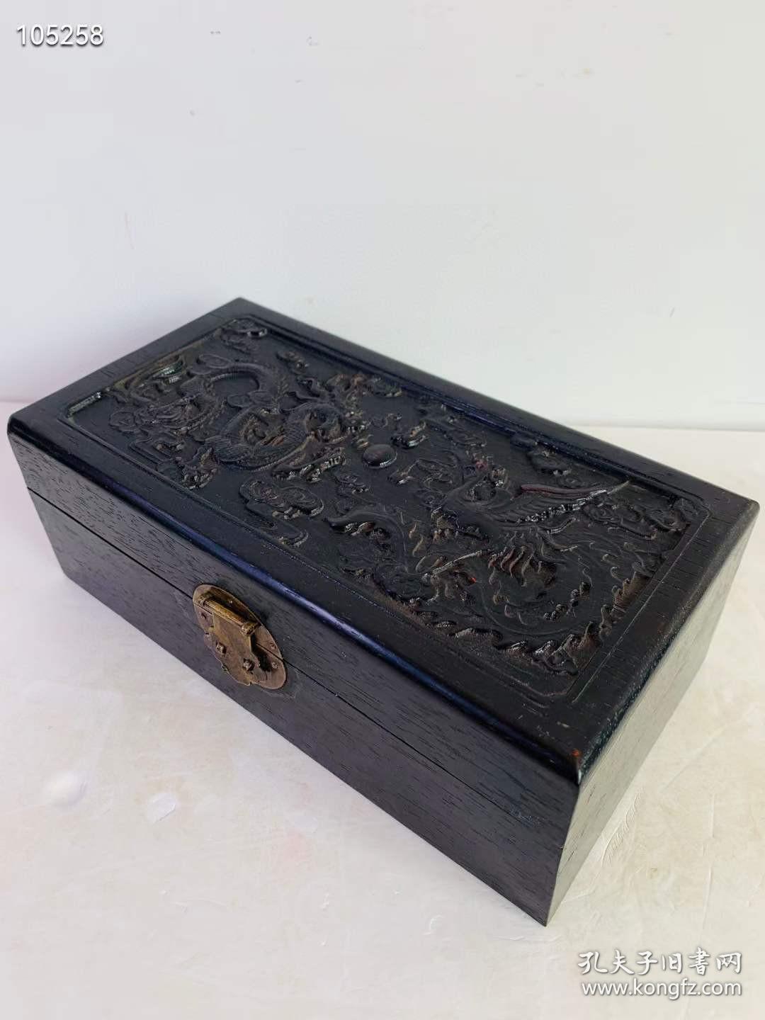 清代和田玉手镯、麻花造型、檀木盒雕刻、玉质莹润通透：品相如图、保存完好