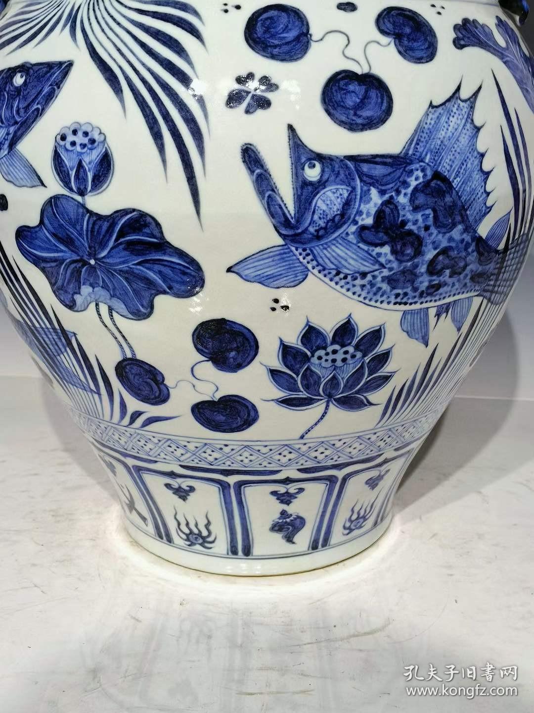 美品·精工 细作满工青花莲池鱼藻纹螭龙贯耳罐