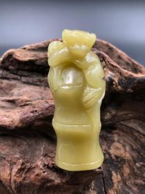 一口价古董清代玉器黄白老玉岫岩玉生肖猴子节节高升挂件吊坠买家自鉴特价