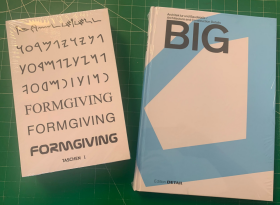 BIG作品集3本 Formgiving. An Architectural 赋型：建筑的未来史+big建筑事务所施工与过程