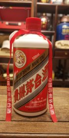 2012年茅台酒.飞天商标酒瓶，53°50ml酱香型，乳白色玻璃茅台专用酒瓶，九五成自然旧