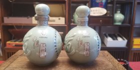 牛栏山.青瓷三百年，52°450ml清香型，青瓷酒瓶
