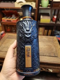 湘窖.龙匠，53°500ml酱香型，玻璃喷涂造型工艺酒瓶