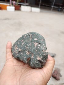 奇石；天然原石雪花石摆件天书绿色高10厘米也可做手把件
