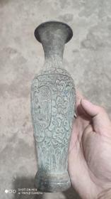 铜瓶一个人物图案款乾隆年制高24厘米