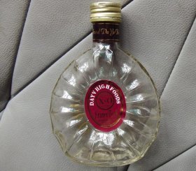 XO小瓶装洋酒瓶