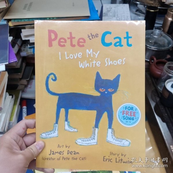 Pete the Cat I Love My White Shoes