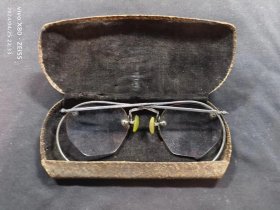 民国水晶眼镜一个带原盒——如图