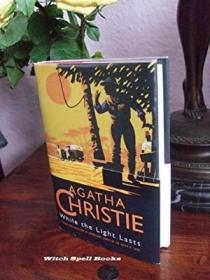 While the Light Lasts (The Agatha Christie Collection)