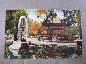 天津老明信片，民国时期日租界大和公园喷泉，音乐堂
