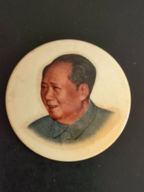 毛主席塑料像章（直径4.9厘米）7