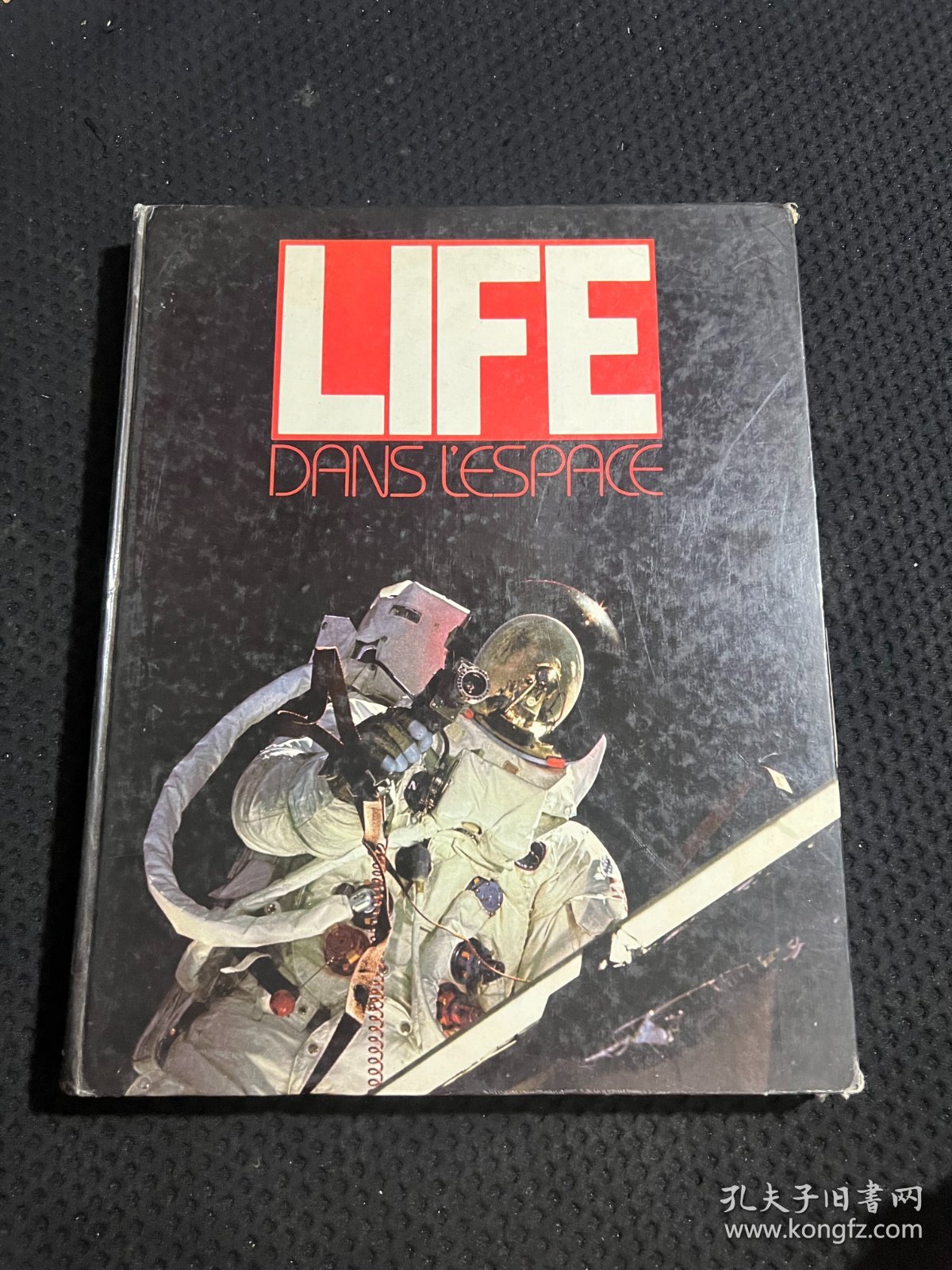 点击查看原图 Life Dans L’espace
