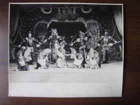 老照片：50年代上海京剧院演出《孙悟空降妖伏魔》照片（大尺寸；芙蓉照相馆）