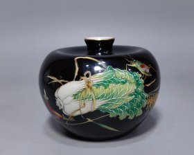 大清雍正年制，珐琅彩，黑地描金百财苹果尊，