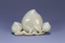 清代 和田玉寿桃摆件，