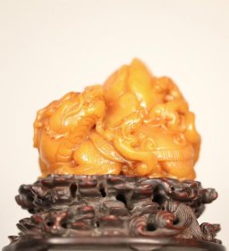 回流旧藏： 寿山石田黄石瑞兽呈祥摆件