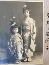 昭和17年至27年（上世纪四五十年代）日本私人老照片一整册（共有黑白照片291张，原册装）。