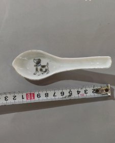 民国粉彩生肖狗纹碗碟勺一套器型规正瓷质玉白细节如图-85