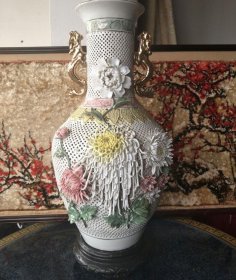 景德镇70年代老镂空雕花瓷瓶-38