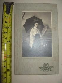 民国早期  日本老照片  1枚【持伞和服少女】