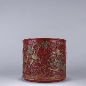 清乾隆-红釉描金群龙图笔筒
