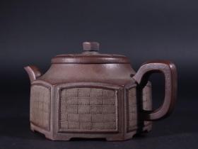藏家让藏，老紫砂六方回纹茶壶。