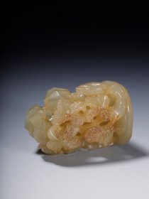 和田玉籽料秋山瑞鹿帽顶，尺寸：2.8×2.6×4.0厘米，重量34.6克