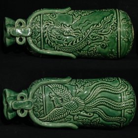 宋越窑绿釉雕刻龙凤纹布袋枕4