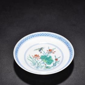 明成化斗彩莲池鸳鸯纹盘